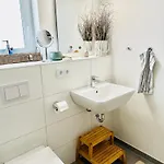 Nordlicht, - Moderne In Direkter Strandnaehe Mit Eigenem Eingang, Sauna, Kaminofen, Terrasse Und Parkplatz * Olpenitz