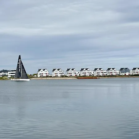 アパート Nordlicht, - Moderne In Direkter Strandnaehe Mit Eigenem Eingang, Sauna, Kaminofen, Terrasse Und Parkplatz