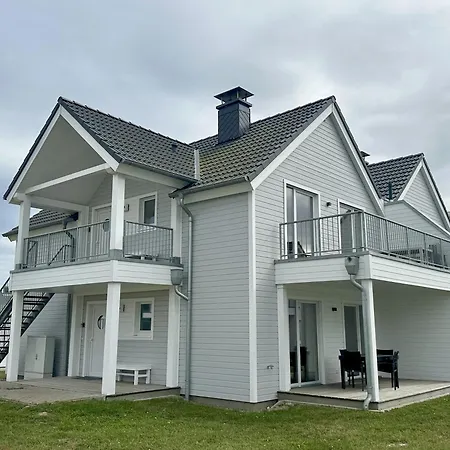 アパート Nordlicht, - Moderne In Direkter Strandnaehe Mit Eigenem Eingang, Sauna, Kaminofen, Terrasse Und Parkplatz オルペニッツ