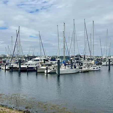 アパート Nordlicht, - Moderne In Direkter Strandnaehe Mit Eigenem Eingang, Sauna, Kaminofen, Terrasse Und Parkplatz オルペニッツ